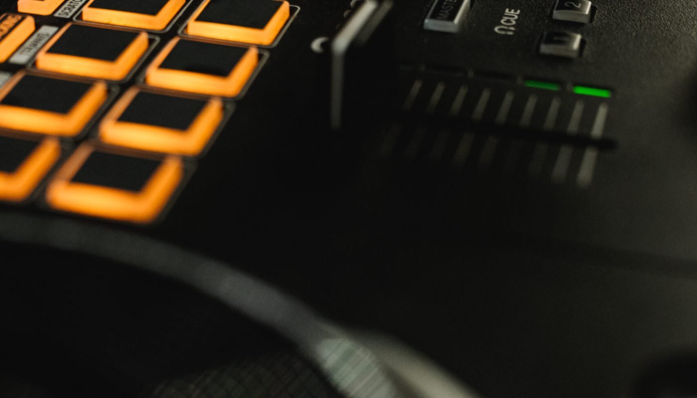 Centro Cultural Belchior divulga selecionados para curso de mixagem musical com Agê, do programa Ondas Formativas